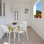 Apartment Apartments Mila Family With Pool Tribalj