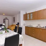 Apartment Apartments Mila Family With Pool *
