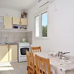 Apartments Mila Family With Pool Tribalj