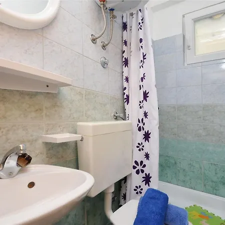 Apartments Mila Family With Pool Apartman Tribalj