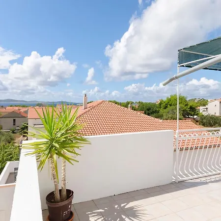 Apartments Mila Family With Pool * Tribunj (Sibenik-Knin)