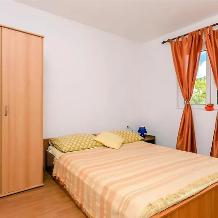 Apartments Mila Family With Pool *