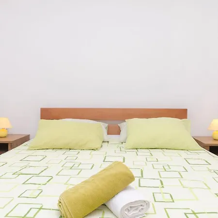 Apartman Apartments Mila Family With Pool