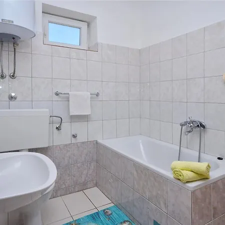 Apartments Mila Family With Pool * Tribalj