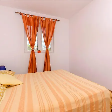 Apartman Apartments Mila Family With Pool *