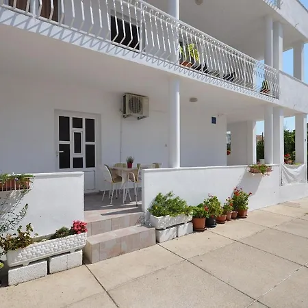 Apartments Mila Family With Pool *