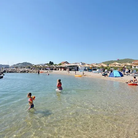 Apartments Mila Family With Pool *