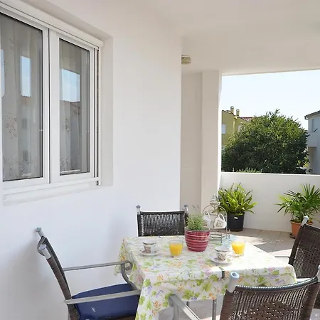 Apartments Mila Family With Pool *