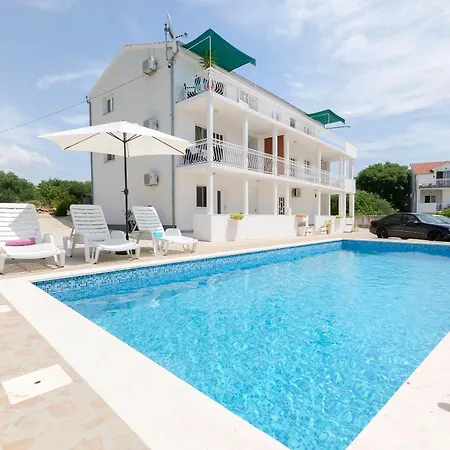 Apartments Mila Family With Pool *