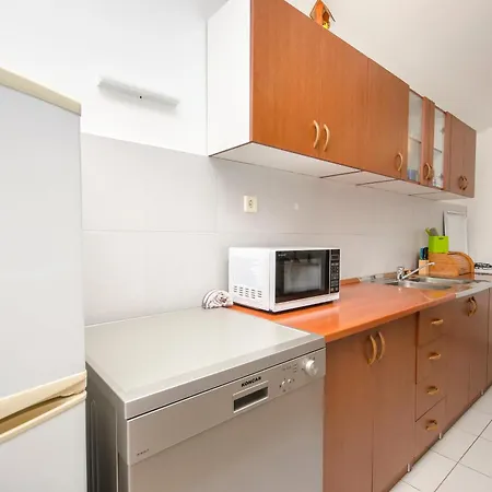 Apartments Mila Family With Pool Apartman