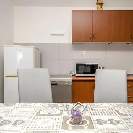 Apartments Mila Family With Pool Apartment Tribunj (Sibenik-Knin)