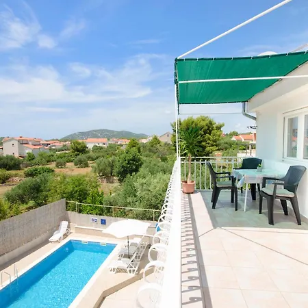 Apartments Mila Family With Pool * Tribalj