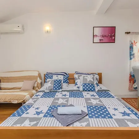 Apartments Mila Family With Pool