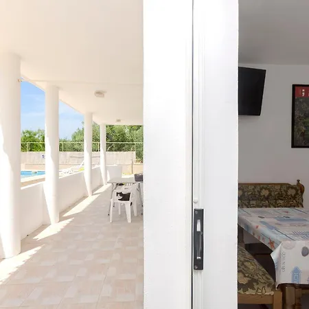 Apartments Mila Family With Pool * Tribunj (Sibenik-Knin)