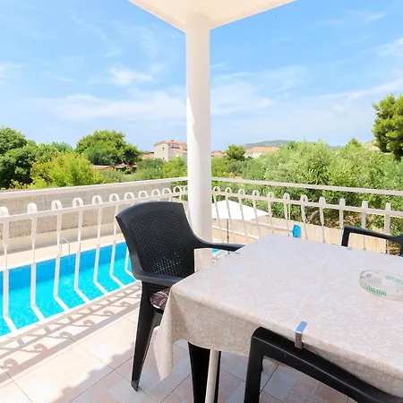 Apartments Mila Family With Pool Apartment *