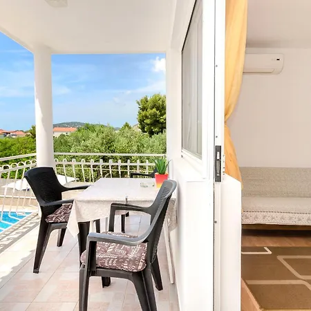 Apartments Mila Family With Pool * Tribunj (Sibenik-Knin)