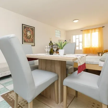 Mila Family & Pool *