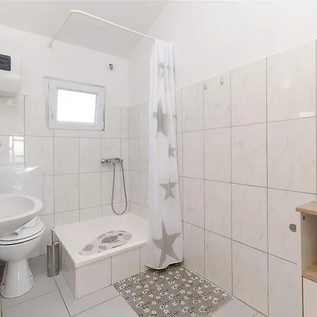 Apartman Apartments Mila Family With Pool