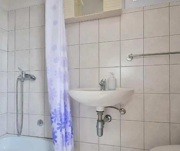 Appartement Apartments Mila Family With Pool Tribalj