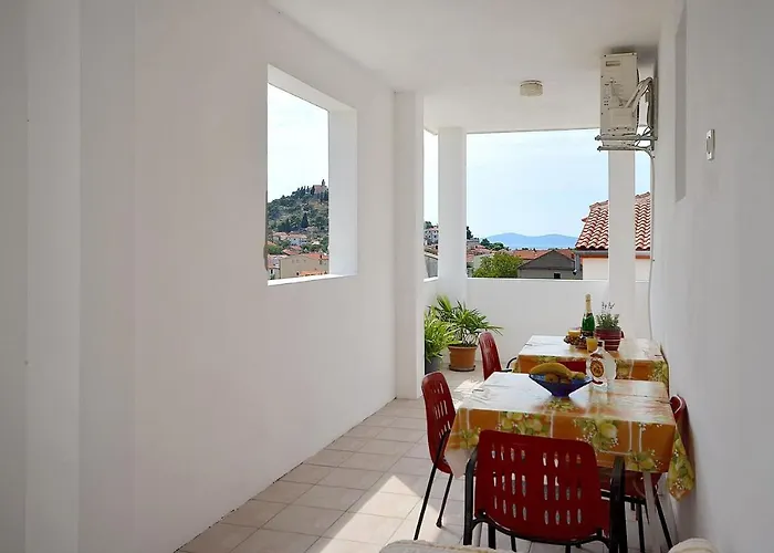 Appartement Apartments Mila Family With Pool Tribalj