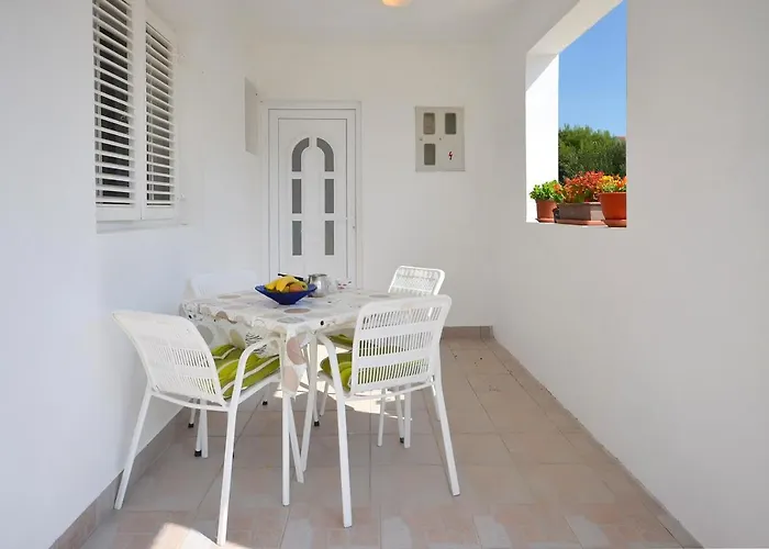 Appartement Apartments Mila Family With Pool Tribalj