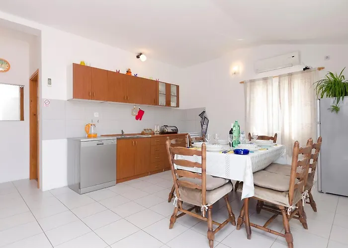 Appartement Apartments Mila Family With Pool