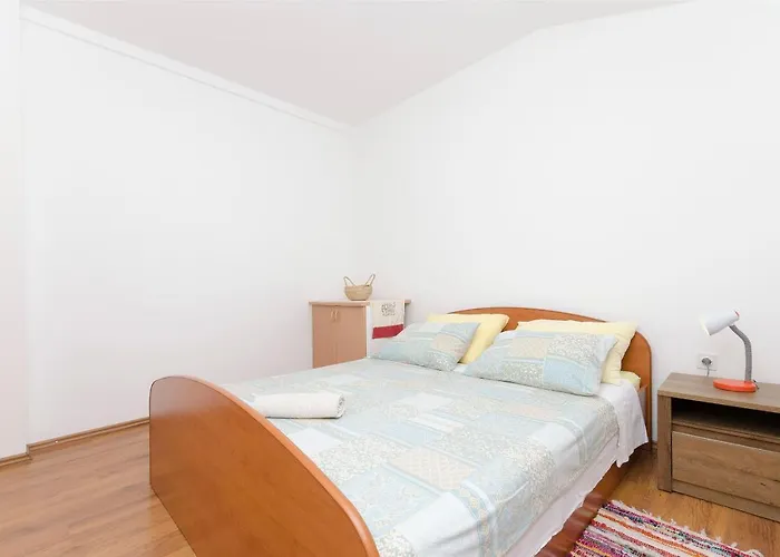 Apartments Mila Family With Pool Appartement Tribalj