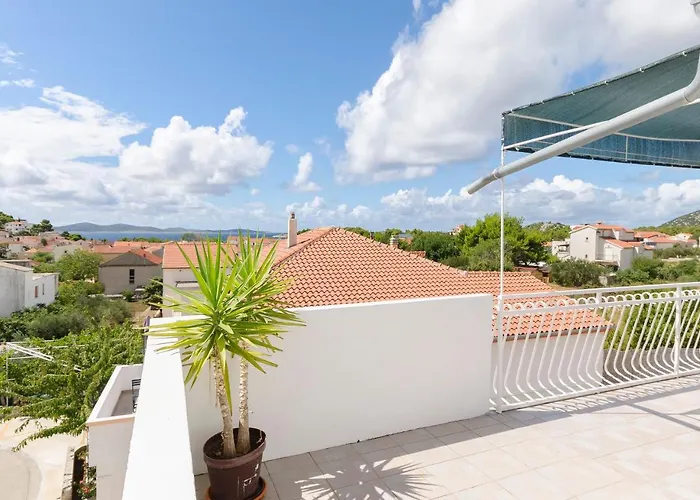 Apartments Mila Family With Pool * Tribalj