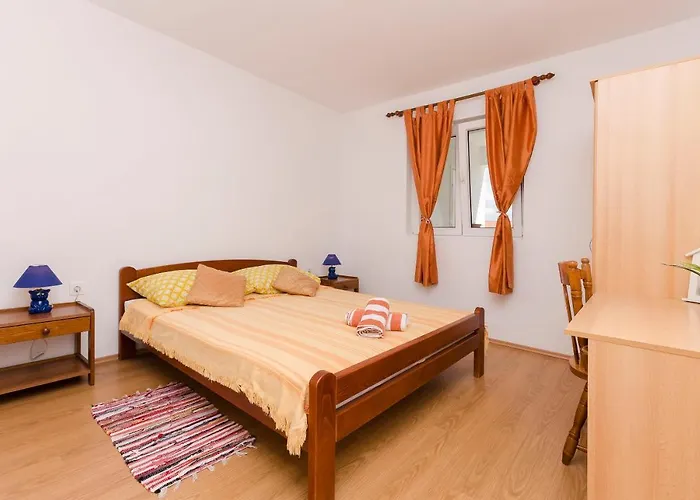 Apartments Mila Family With Pool Appartement