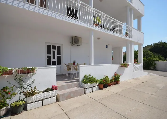 Apartments Mila Family With Pool *