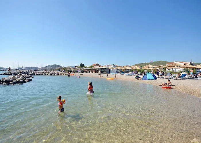 Apartments Mila Family With Pool *