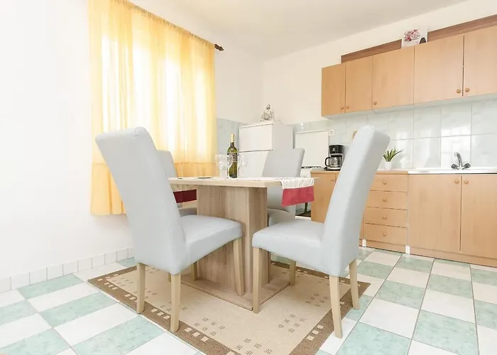 Apartments Mila Family With Pool Appartement *