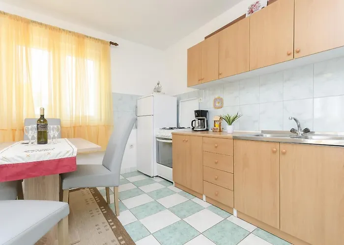 Apartments Mila Family With Pool Appartement *