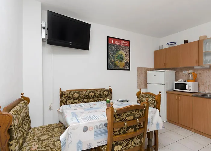 Apartments Mila Family With Pool Appartement *