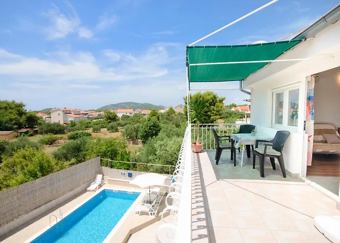 Apartments Mila Family With Pool * Tribalj