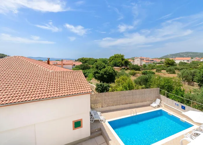 Apartments Mila Family With Pool Appartement *