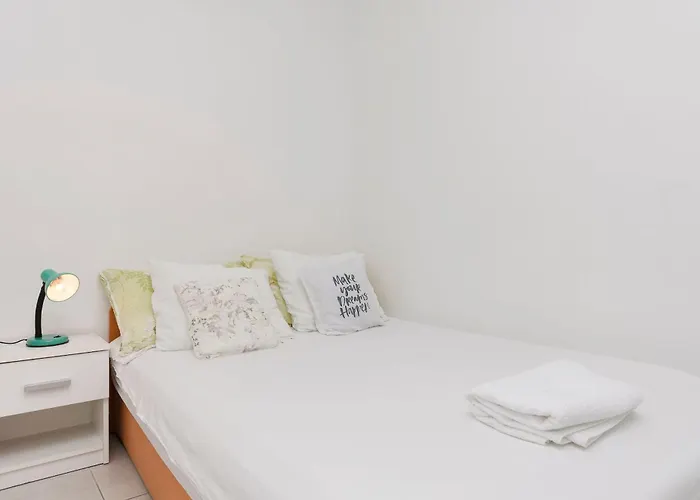 Apartments Mila Family With Pool Tribalj