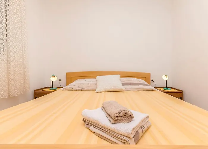 Mila Family With Pool * Tribalj