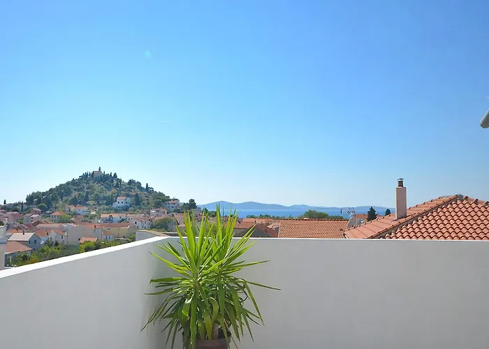 Apartments Mila Family With Pool Appartement Tribalj