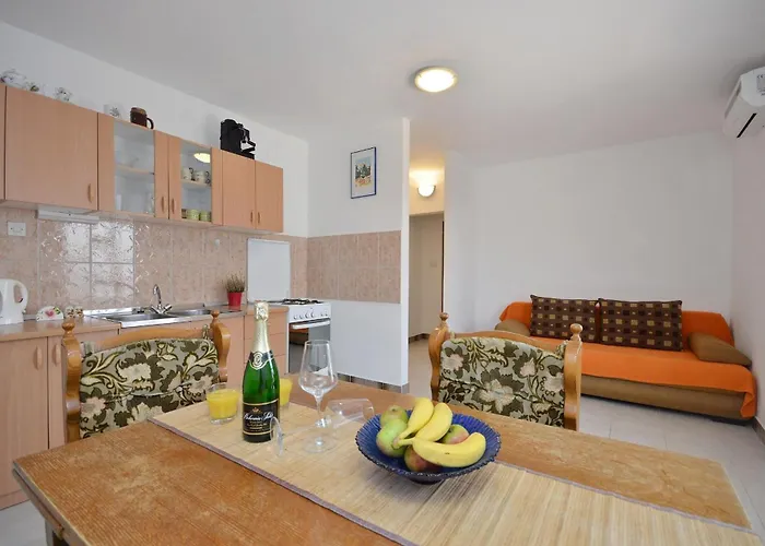 Apartments Mila Family With Pool Appartement *