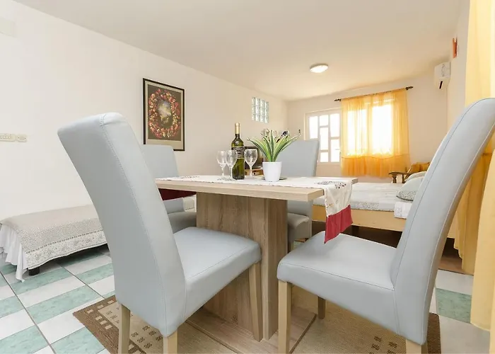 Apartments Mila Family With Pool *