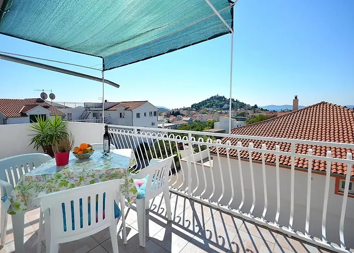 Apartments Mila Family With Pool