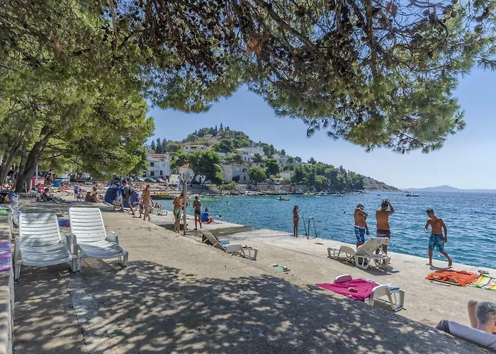 Apartments Mila Family With Pool Appartement *