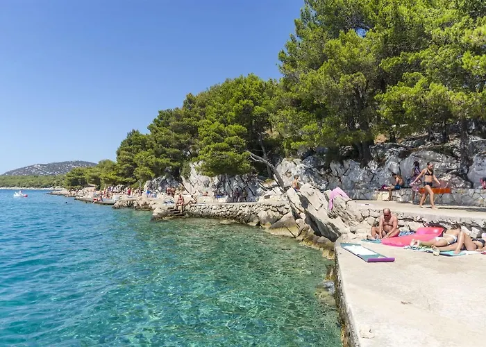 Apartments Mila Family With Pool